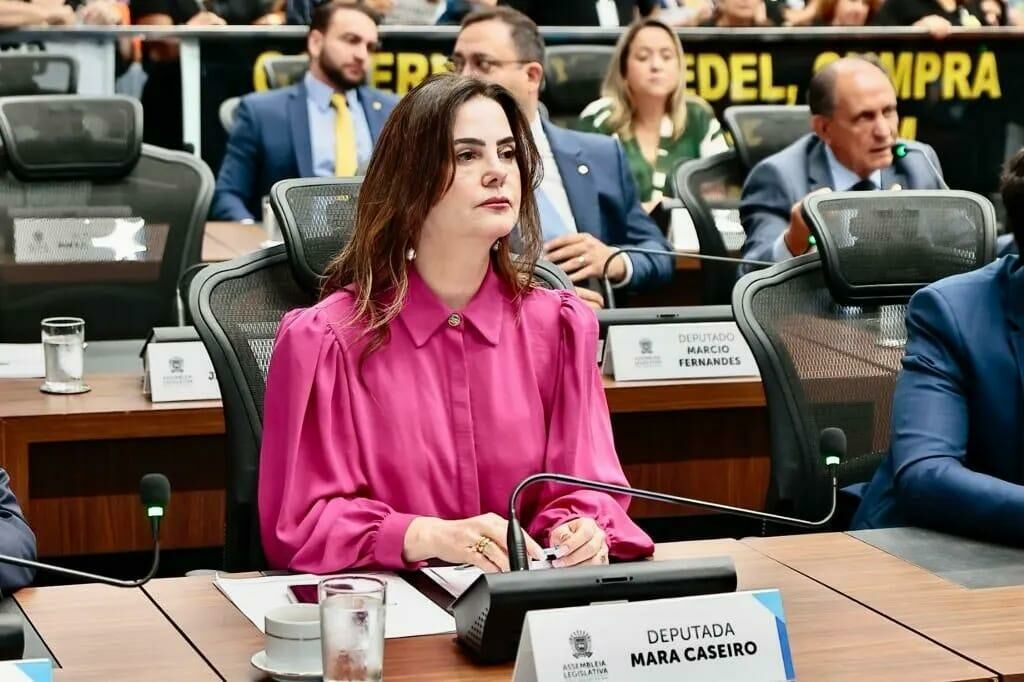 Imagem de compartilhamento para o artigo Mandato de Mara Caseiro foi marcado por atuação no desenvolvimento da educação e combate à violência em 2023 da MS Todo dia
